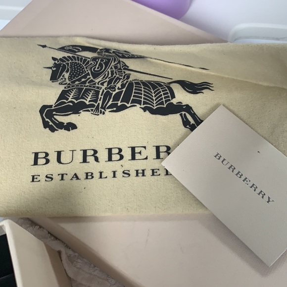 Ballerina flats by Burberry made in Italy. - Picture 4 of 7